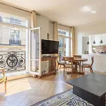 Superbe Appartement Avec Vue Imprenable A Paris