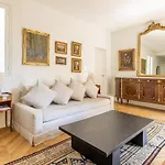 Superbe Appartement Avec Vue Imprenable A Paris